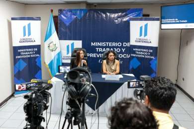 Avanza Guatemala en temas como salario mnimo, libertad sindical y ferias de Empleo