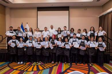 Nestl grada la primera promocin de Chefs 2.0 en El Salvador