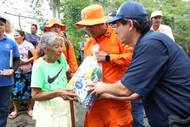 MTPS entrega ayuda a familias afectadas por las lluvias en Usulutn