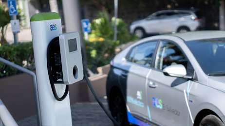 Compromiso verde: AES El Salvador promueve la electromovilidad