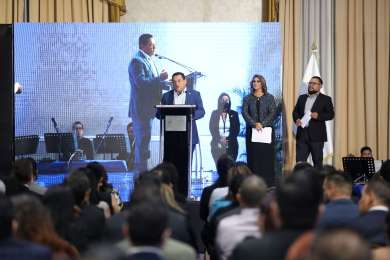 Entregan en El Salvador Premio Nacional al Trabajo Decente