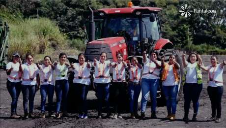 Formaron a operadoras de tractor en ingenio azucarero Pantalen