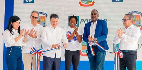 Entregan Popular y Alcalda Nizao cancha remozada en comunidad de Repblica Dominicana