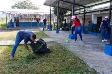 MITRADEL trabaja en limpieza en Escuela de la Pita en David, Panam